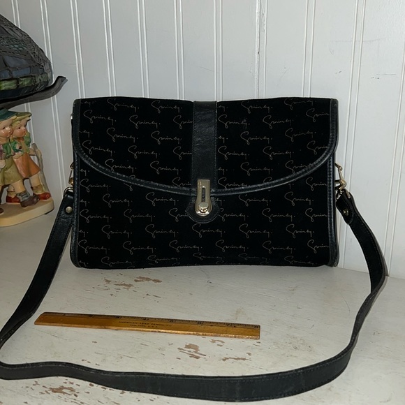 Givenchy Handbags - Vintage SAC Givenchy black suede signature purse